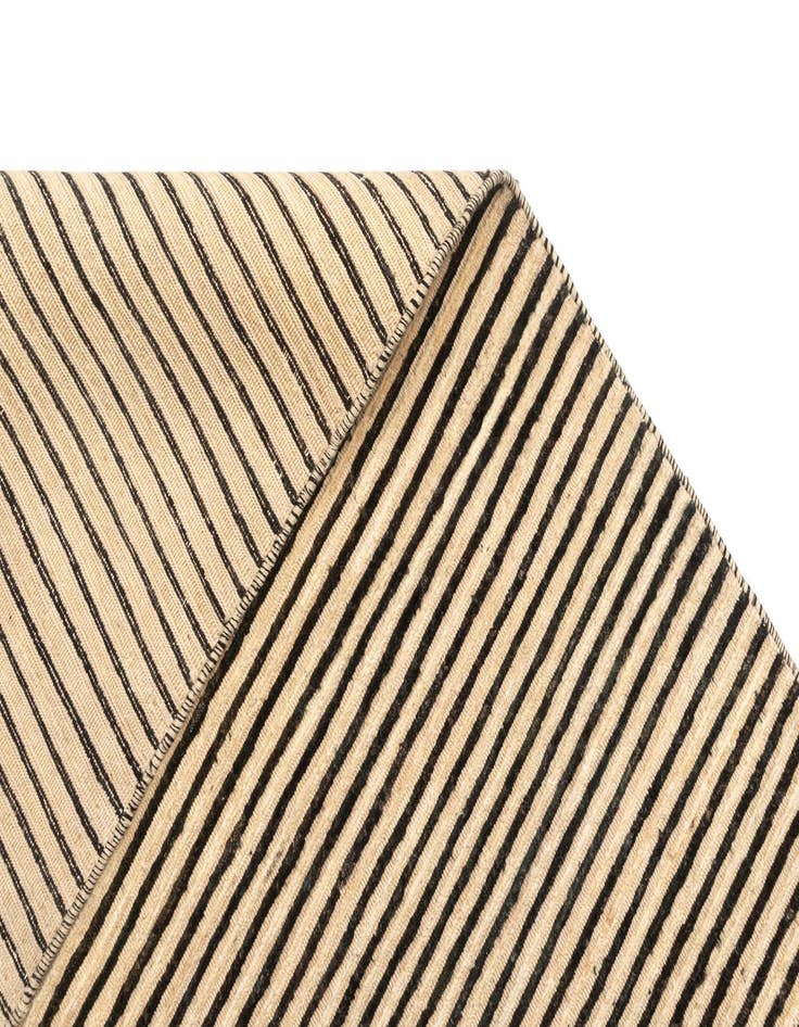 Detail image of 7' 9 x 11' 7 Juma Wool Rug