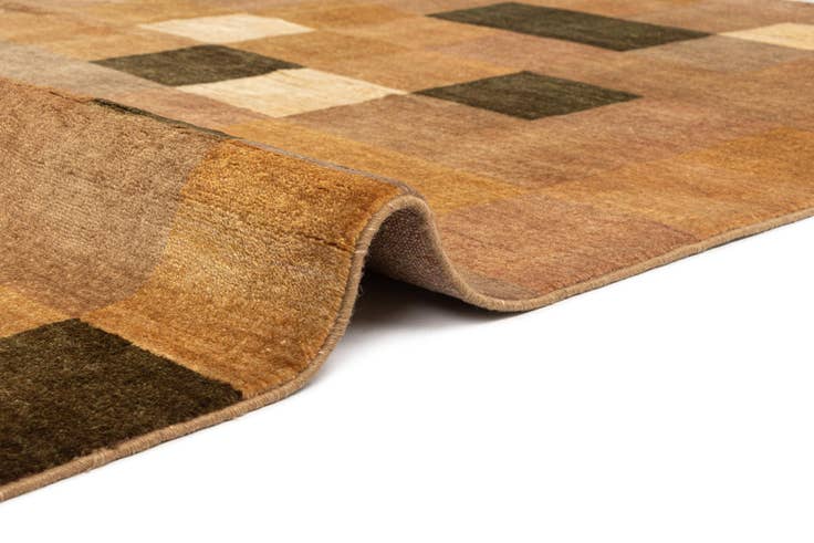 Detail image of 6' 8 x 9' 4 Juma Wool Rug