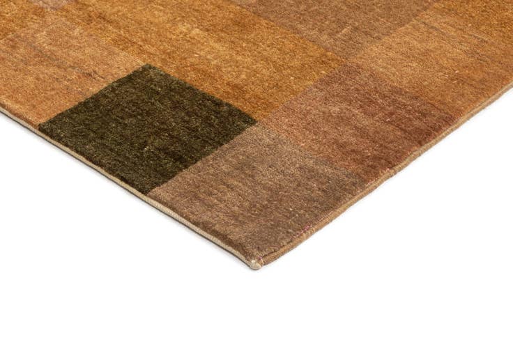 Detail image of 6' 8 x 9' 4 Juma Wool Rug