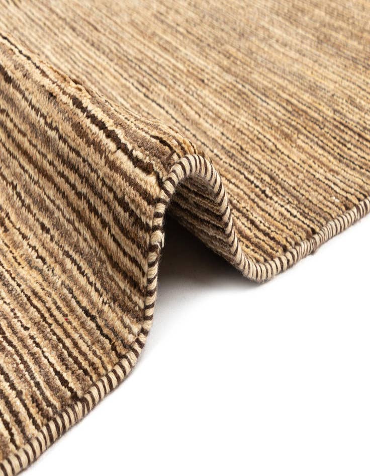 Detail image of 5' 5 x 8' Juma Wool Rug