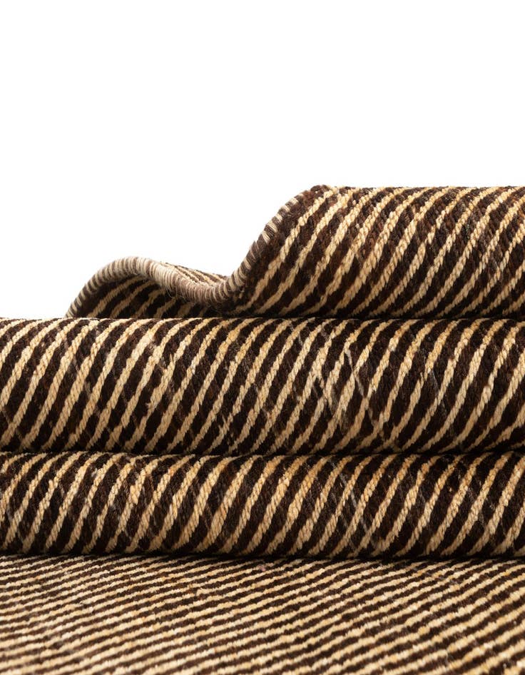 Detail image of 5' 5 x 7' 10 Juma Wool Rug