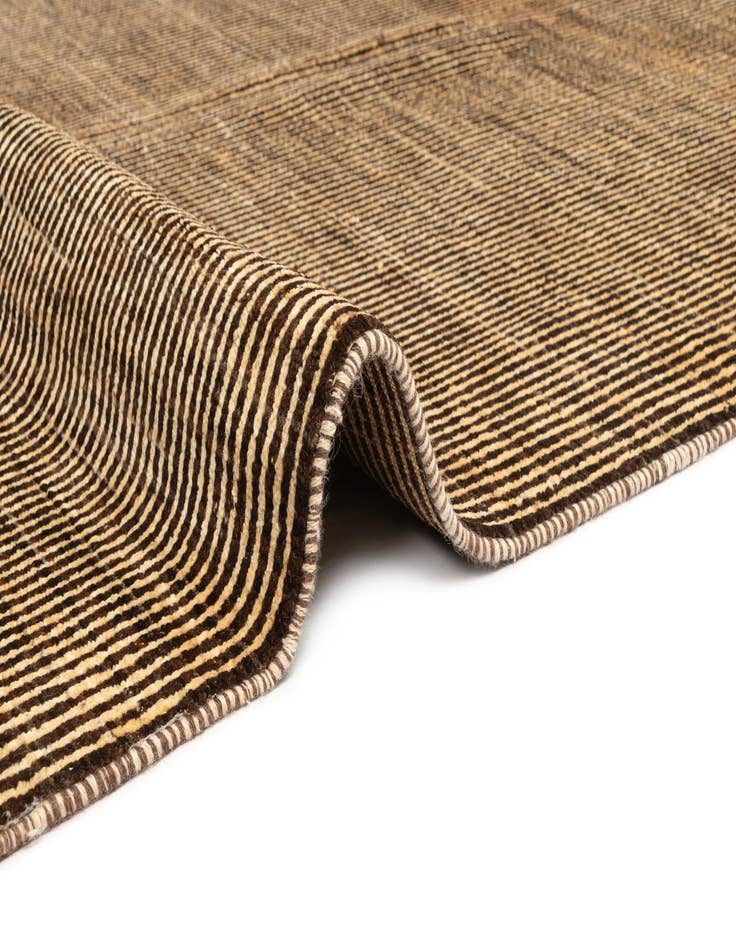 Detail image of 5' 5 x 7' 10 Juma Wool Rug