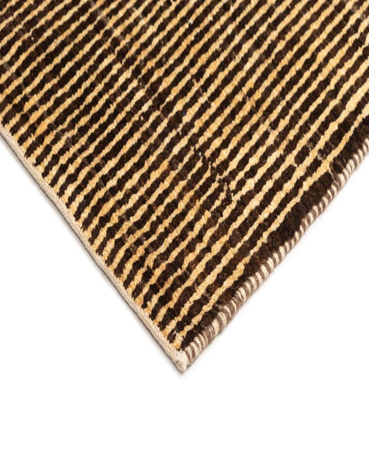 Detail image of 5' 5 x 7' 10 Juma Wool Rug