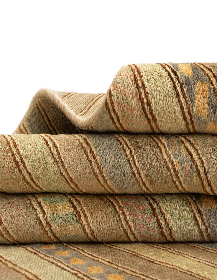 Detail image of 4' 6 x 6' 4 Juma Wool Rug