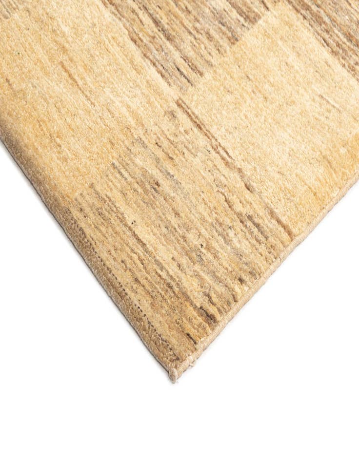 Detail image of 4' 6 x 6' 3 Juma Wool Rug