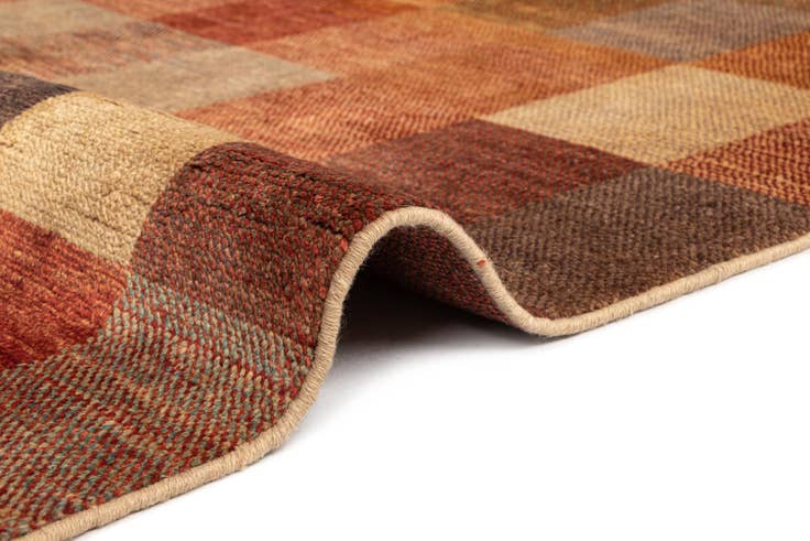 Detail image of 4' 6 x 6' 7 Juma Wool Rug