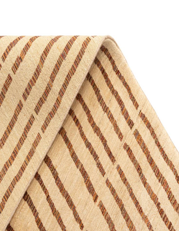 Detail image of 4' 6 x 6' 7 Juma Wool Rug