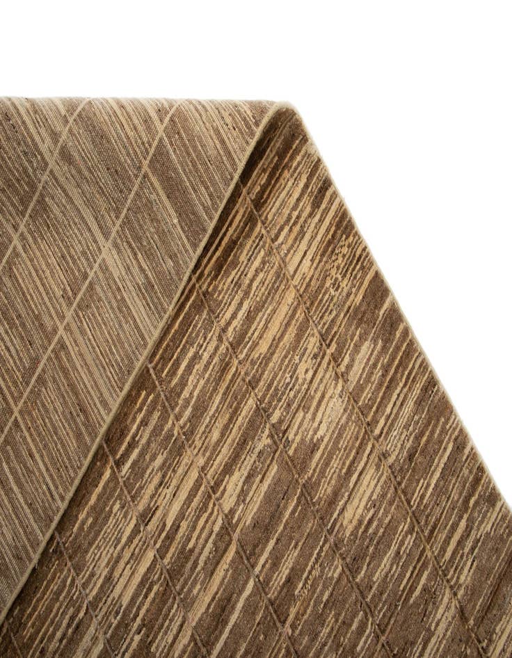 Detail image of 6' 8 x 9' 1 Juma Wool Rug