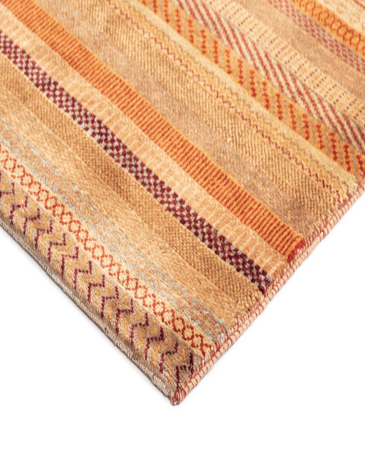 Detail image of 6' 6 x 9' 4 Juma Wool Rug