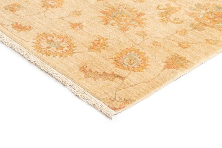 Detail image of 5' 9 x 7' 7 Kaizar Wool Rug