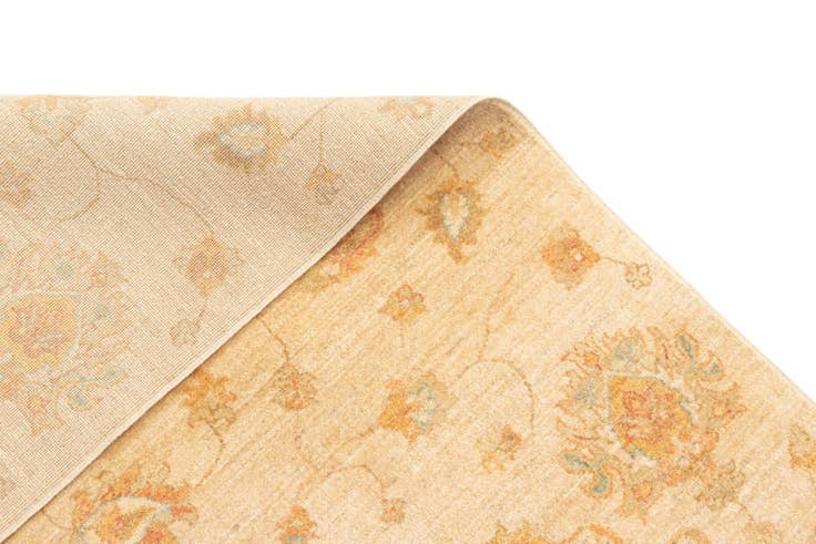 Detail image of 5' 9 x 7' 7 Kaizar Wool Rug