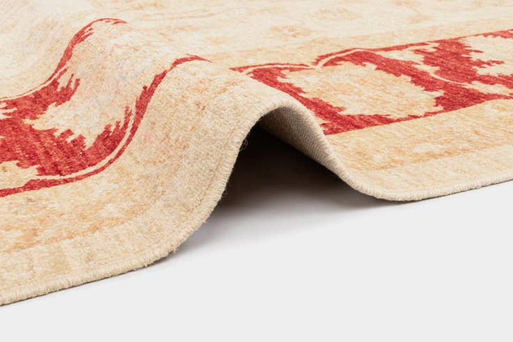 Detail image of 9' 10 x 15' 11 Kaizar Wool Rug