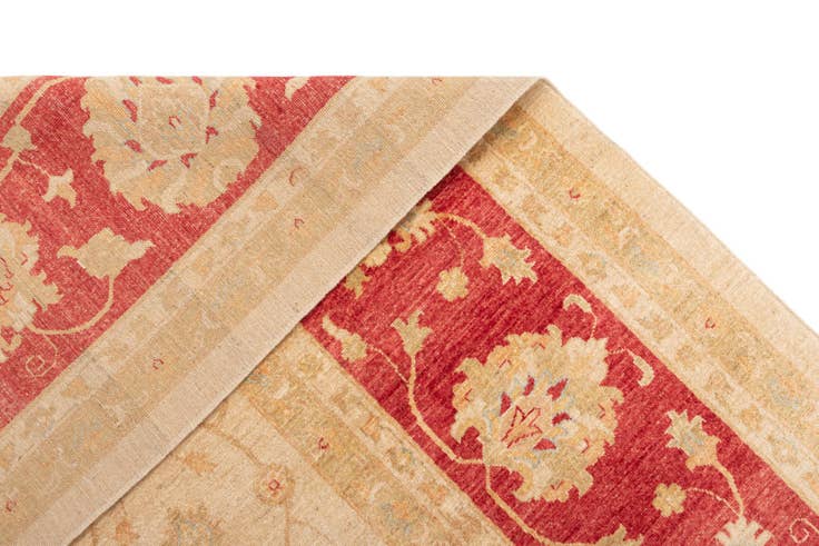 Detail image of 13' x 21' 3 Kaizar Wool Rug