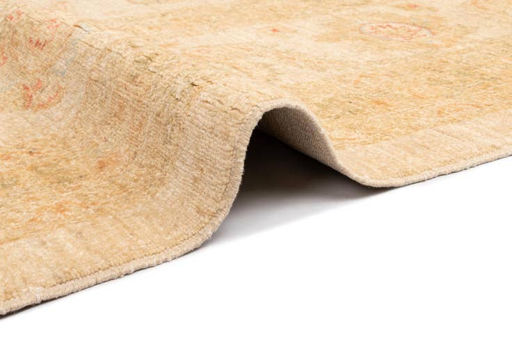 Detail image of 11' 6 x 17' 9 Kaizar Wool Rug