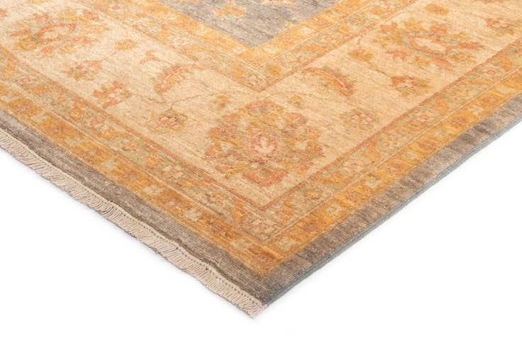 Detail image of 8' 4 x 9' 9 Kaizar Wool Rug