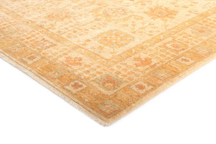 Detail image of 8' 2 x 9' 9 Kaizar Wool Rug