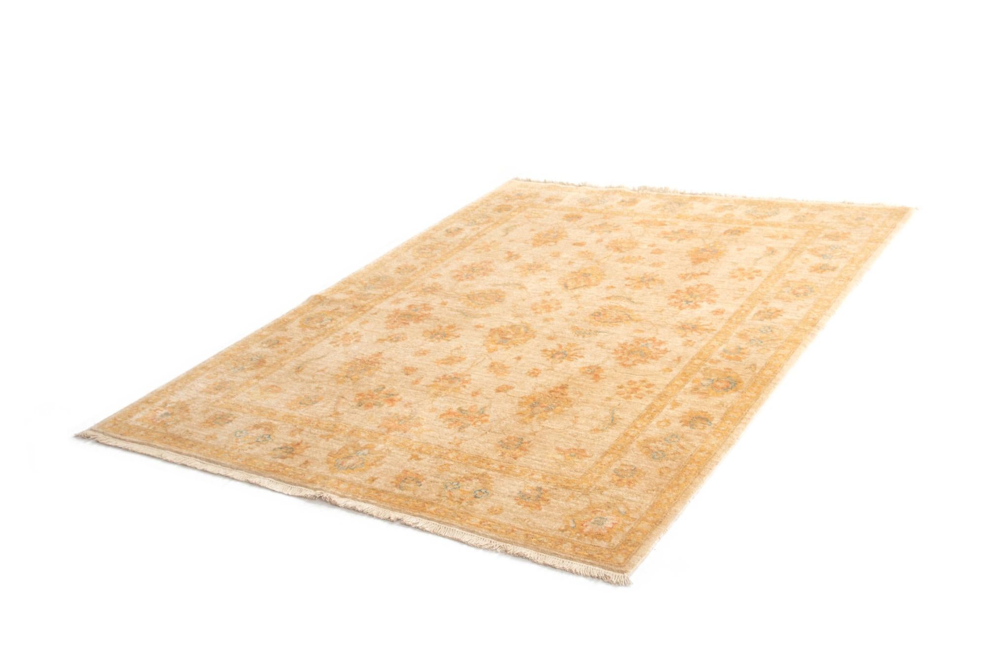 5' 2 x 6' 7 Kaizar Wool Rug