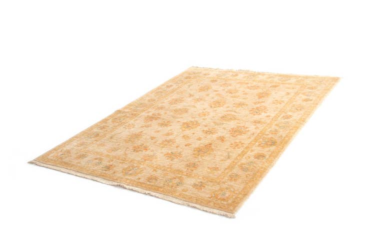 Detail image of 5' 2 x 6' 7 Kaizar Wool Rug