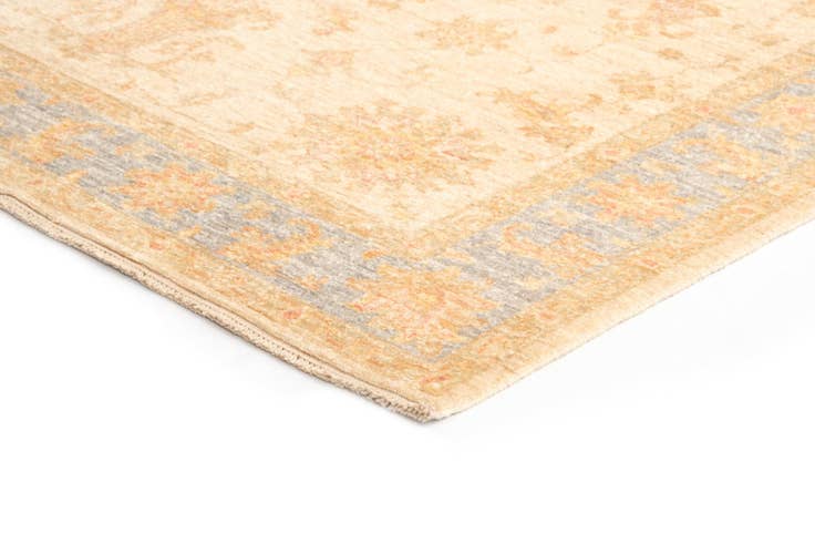 Detail image of 5' 1 x 6' 6 Kaizar Wool Rug