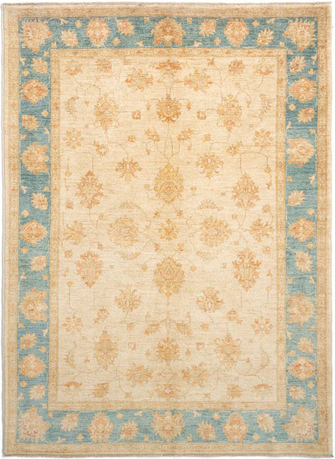 Detail image of 5' 2 x 7' 3 Kaizar Wool Rug