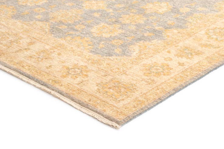 Detail image of 4' 11 x 6' 4 Kaizar Wool Rug