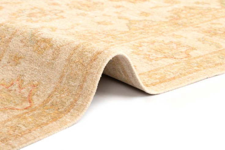 Detail image of 5' x 6' 6 Kaizar Wool Rug