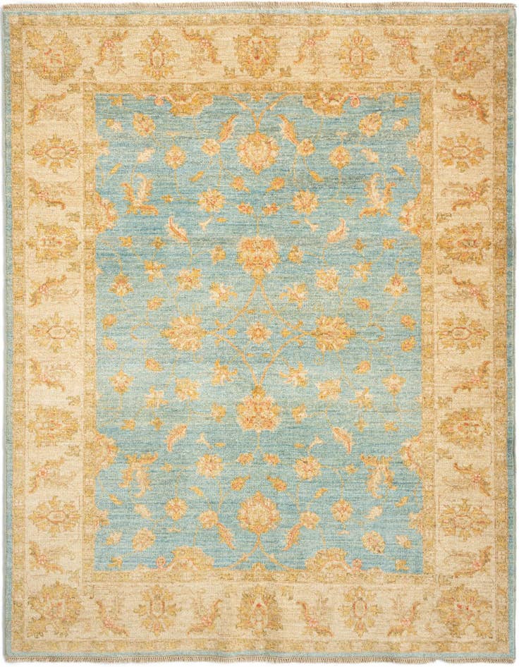 Detail image of 4' 11 x 6' 5 Kaizar Wool Rug
