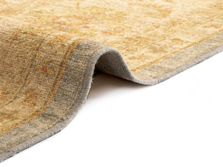 Detail image of 9' 10 x 12' 10 Kaizar Wool Rug