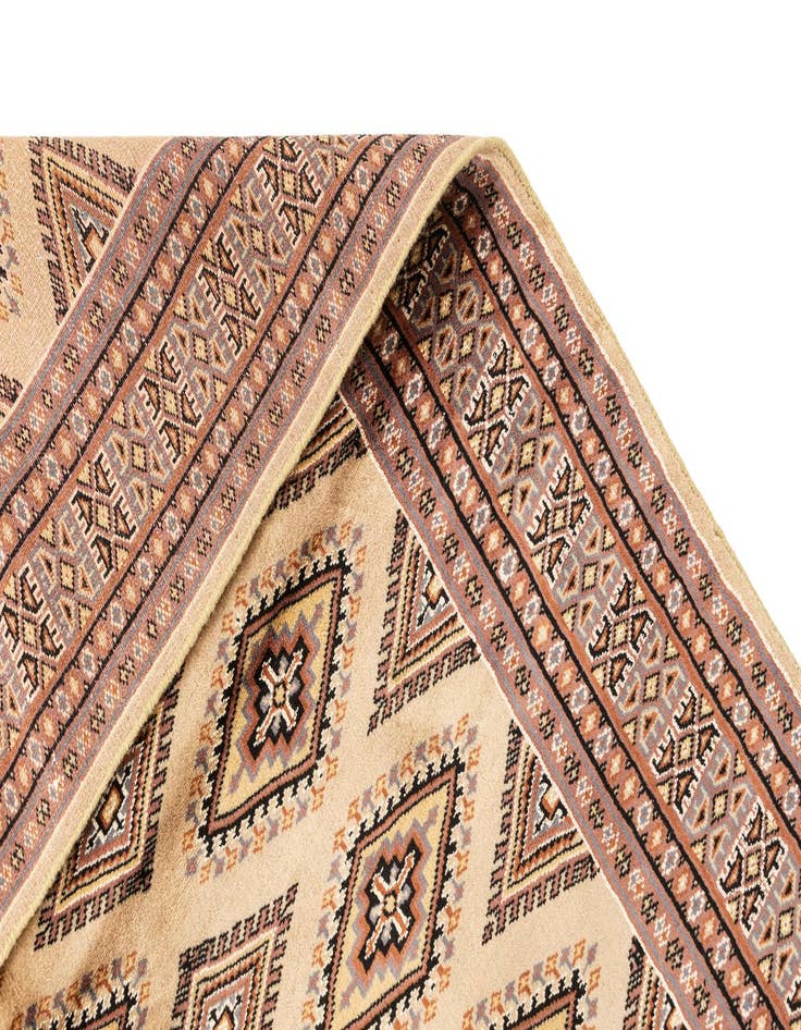 Detail image of 4' 8 x 6' 9 Karachi Royal Rug