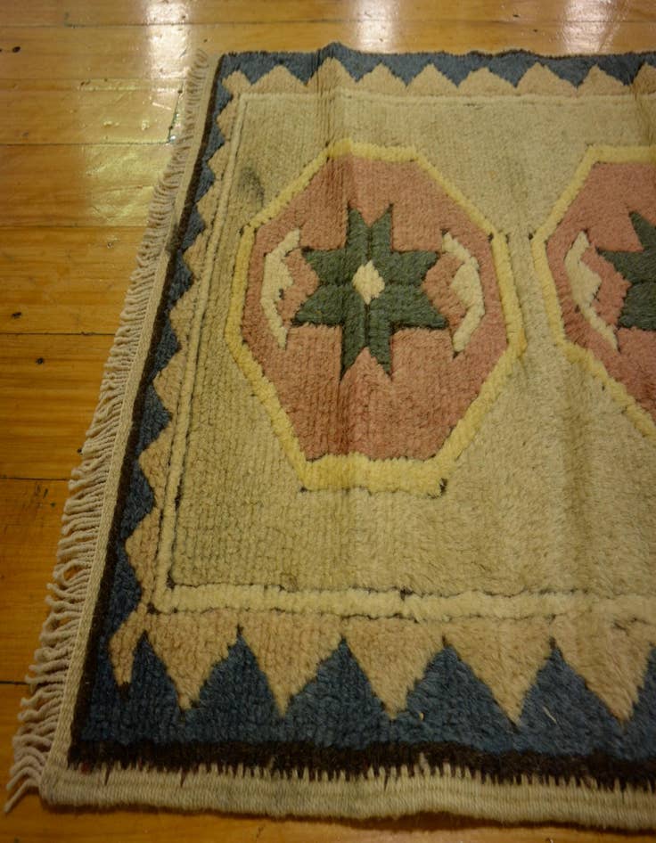Detail image of 1' 8 x 3' 2 Hand Knotted Kars Wool Rug