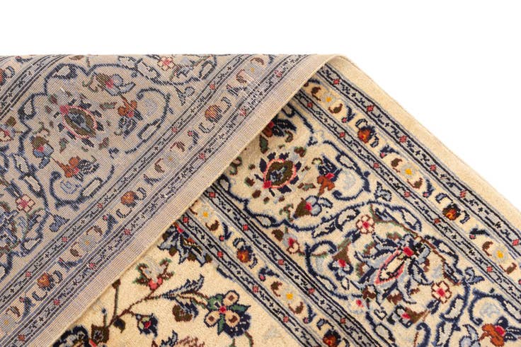 Detail image of 6' 9 x 9' 10 Kashan Rug