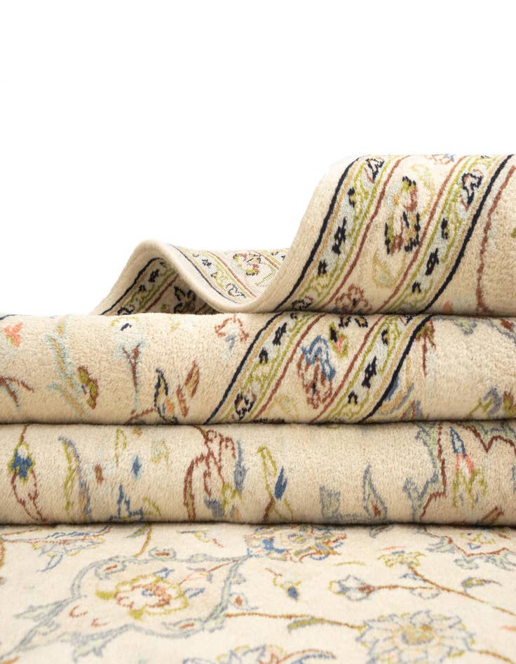 Detail image of 8' 6 x 11' 1 Kashan Wool Rug