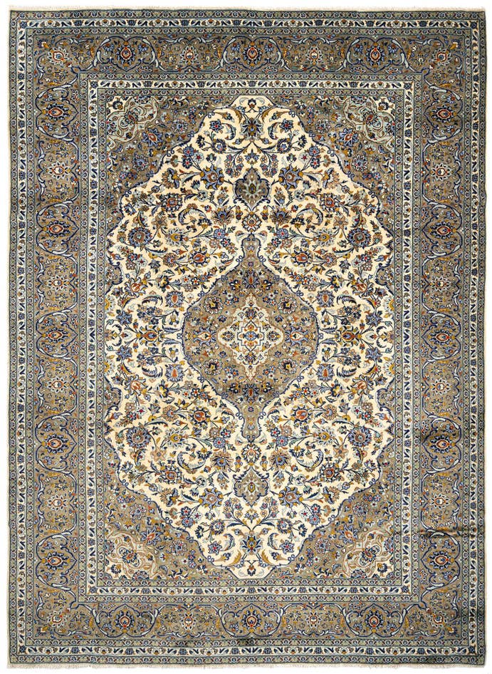 Detail image of 8' 2 x 11' 3 Kashan Wool Rug