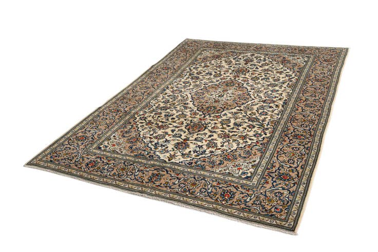 Detail image of 6' 8 x 10' Kashan Wool Rug