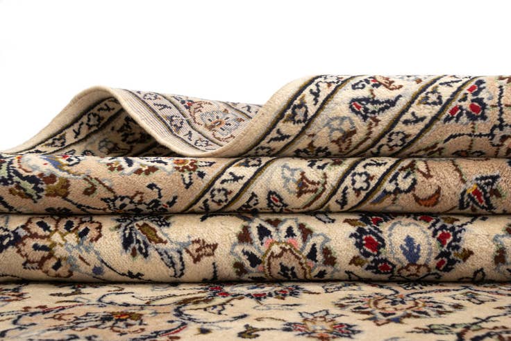 Detail image of 8' 2 x 11' 10 Kashan Wool Rug