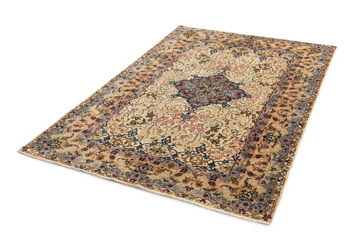 Detail image of 4' 5 x 6' 9 Kashan Rug