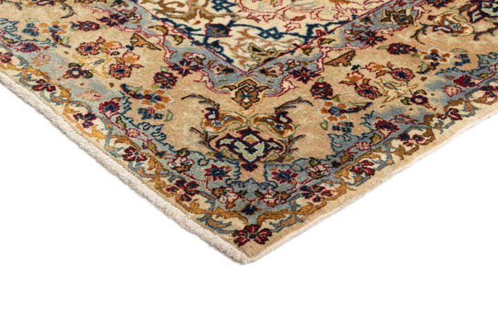 4' 5 x 6' 9 Kashan Rug