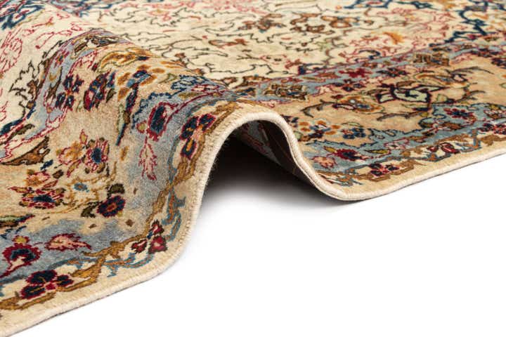 4' 5 x 6' 9 Kashan Rug