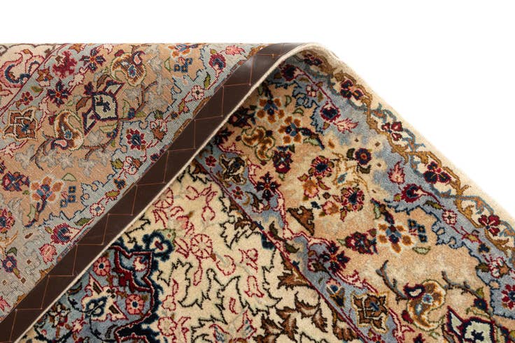 Detail image of 4' 5 x 6' 9 Kashan Rug