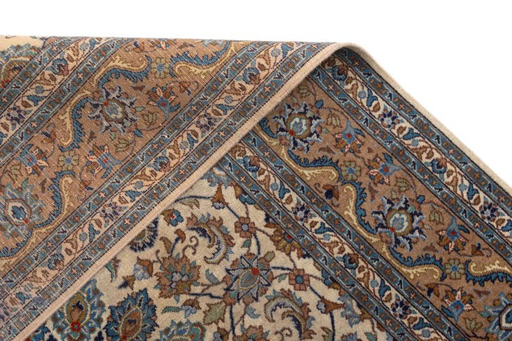 Detail image of 6' 7 x 9' 8 Kashan Wool Rug