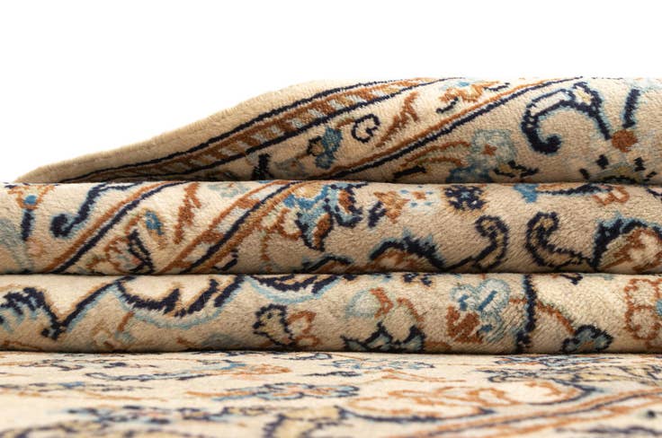 Detail image of 6' 5 x 9' 9 Kashan Wool Rug