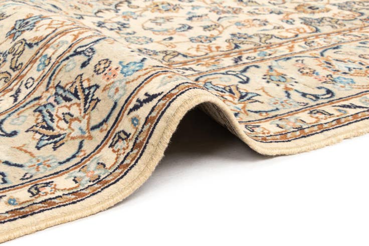 Detail image of 6' 5 x 9' 9 Kashan Wool Rug