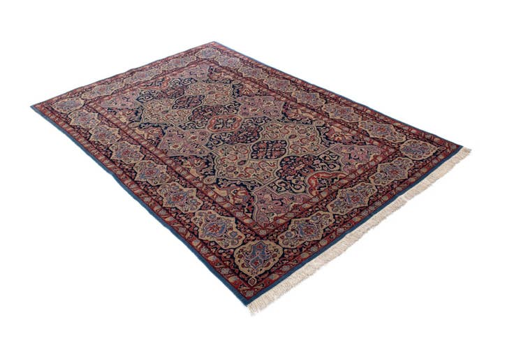 Detail image of 4' 5 x 6' 6 Hand Knotted Kashan Persian Rug