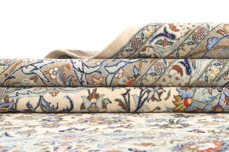 Detail image of 9' 10 x 16' 3 Kashan Rug