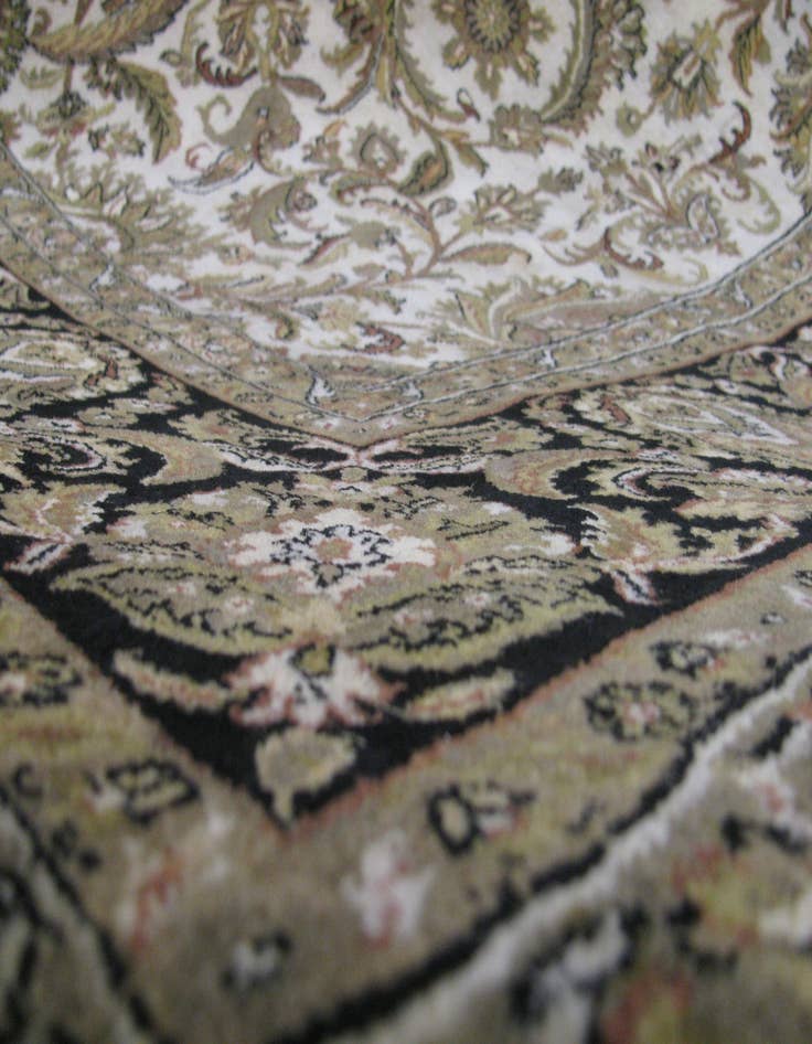 Detail image of 7' 10 x 10' Hand Knotted Kashan Wool Rug