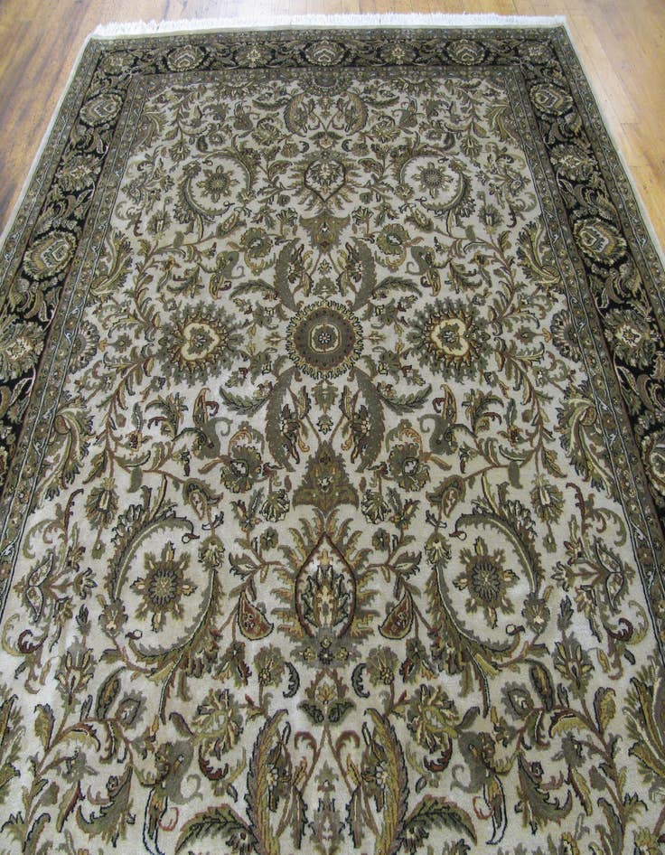 Detail image of 7' 10 x 10' Hand Knotted Kashan Wool Rug