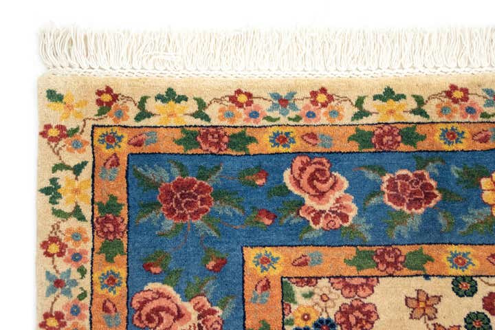 5' 6 x 6' 1 Hand Knotted Kashkuli Persian Rug