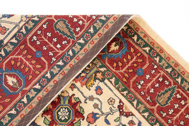 5' 7 x 7' 10 Hand Knotted Kashkuli Persian Rug