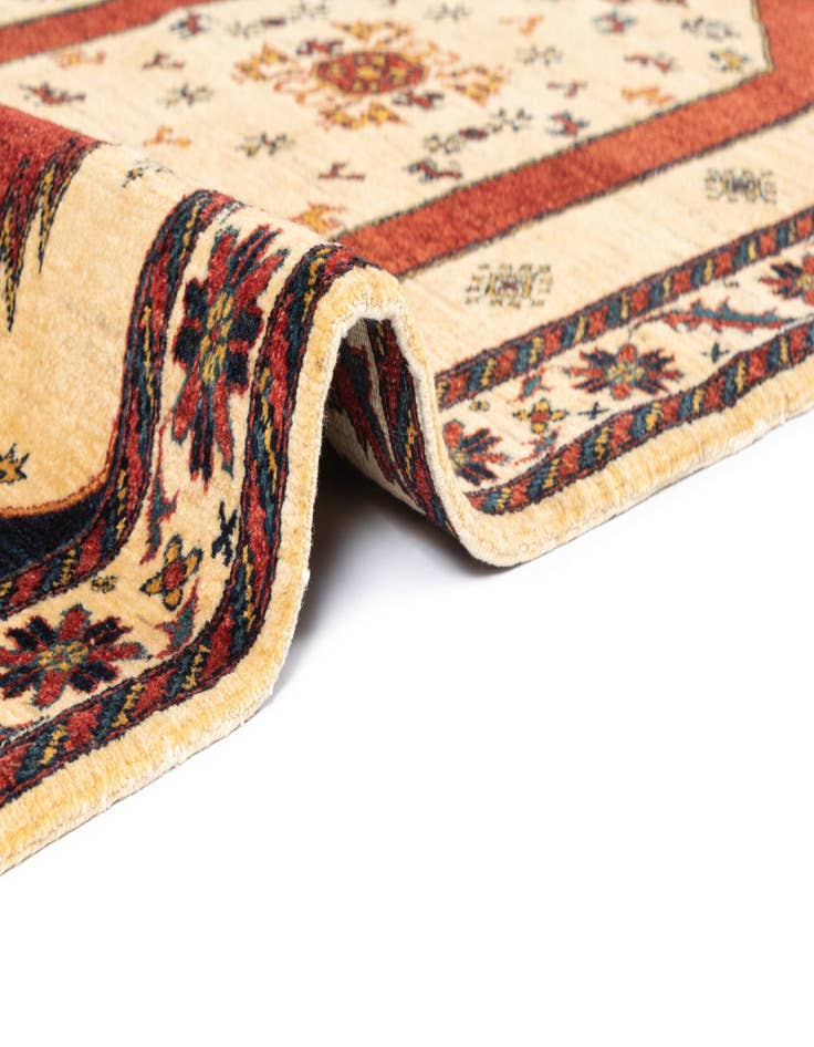 Detail image of 3' 5 x 5' 5 Kashkuli Rug