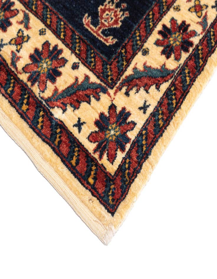 Detail image of 3' 5 x 5' 5 Kashkuli Rug